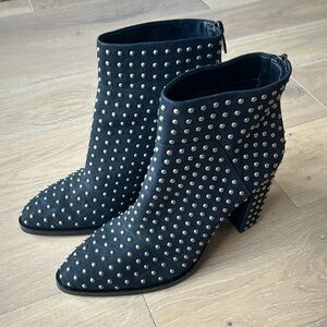 Black Studded Ankle Boot 🖤